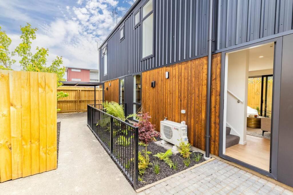 Cosy Central Home - Walk To Cbd & Free Escooters! Christchurch Luaran gambar